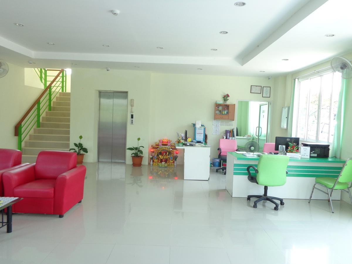 Siam Apple & Hotel 2*