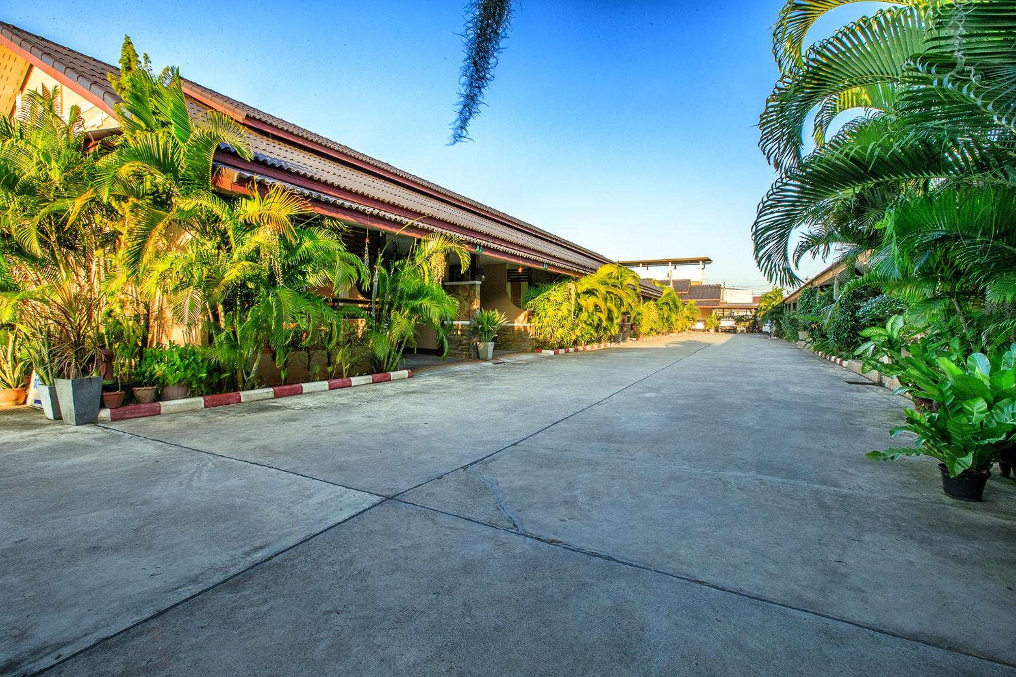Nida Rooms Central 89 Plaza Resort 2*