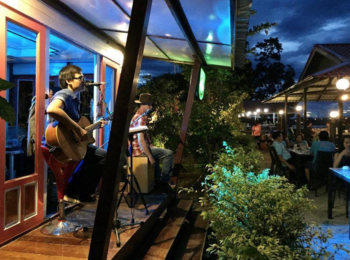 Maeping Mango Riverside