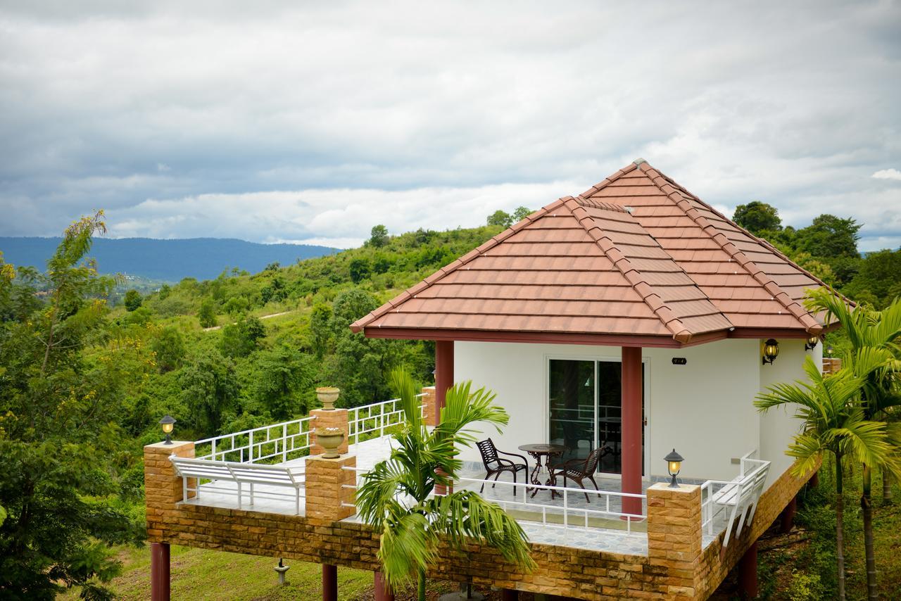 Resort Baan Phuluang บ้านภูหลวง Wang Nam Khiao