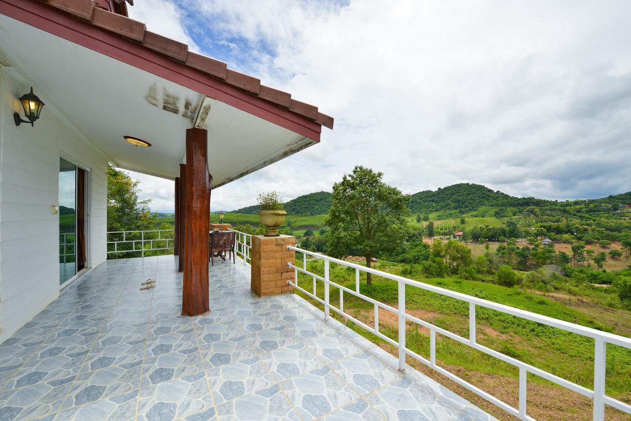 Baan Phuluang บ้านภูหลวง Wang Nam Khiao