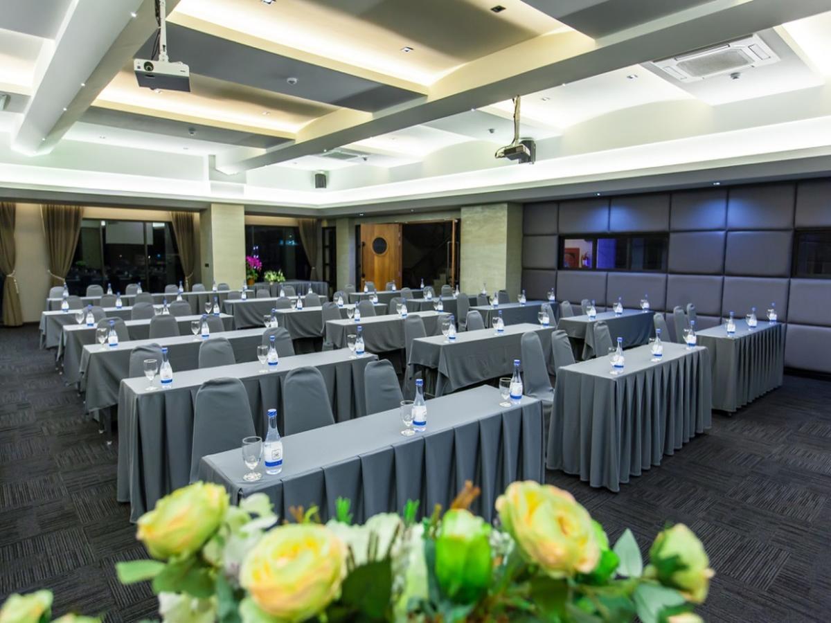 Loft Mania Boutique Hotel 4*