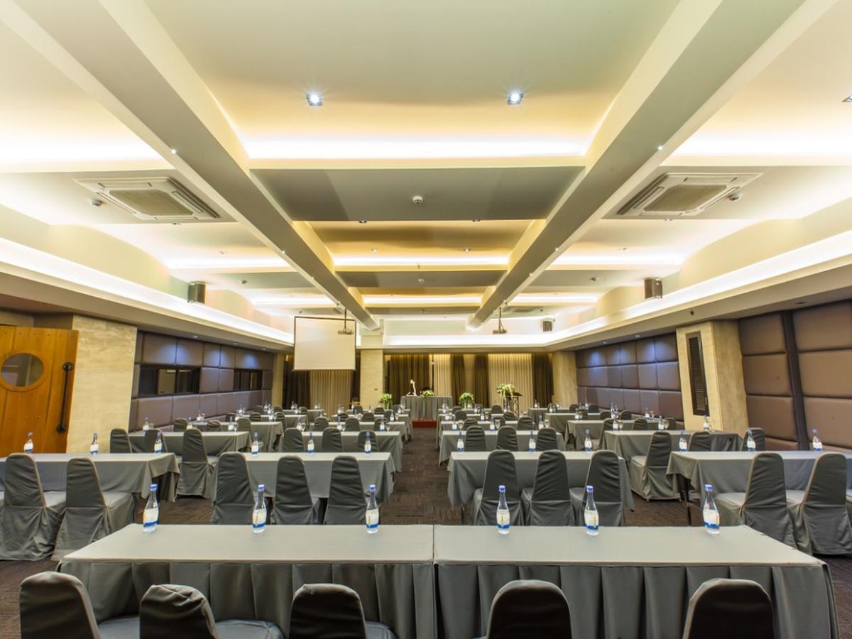 Loft Mania Boutique Hotel 4*