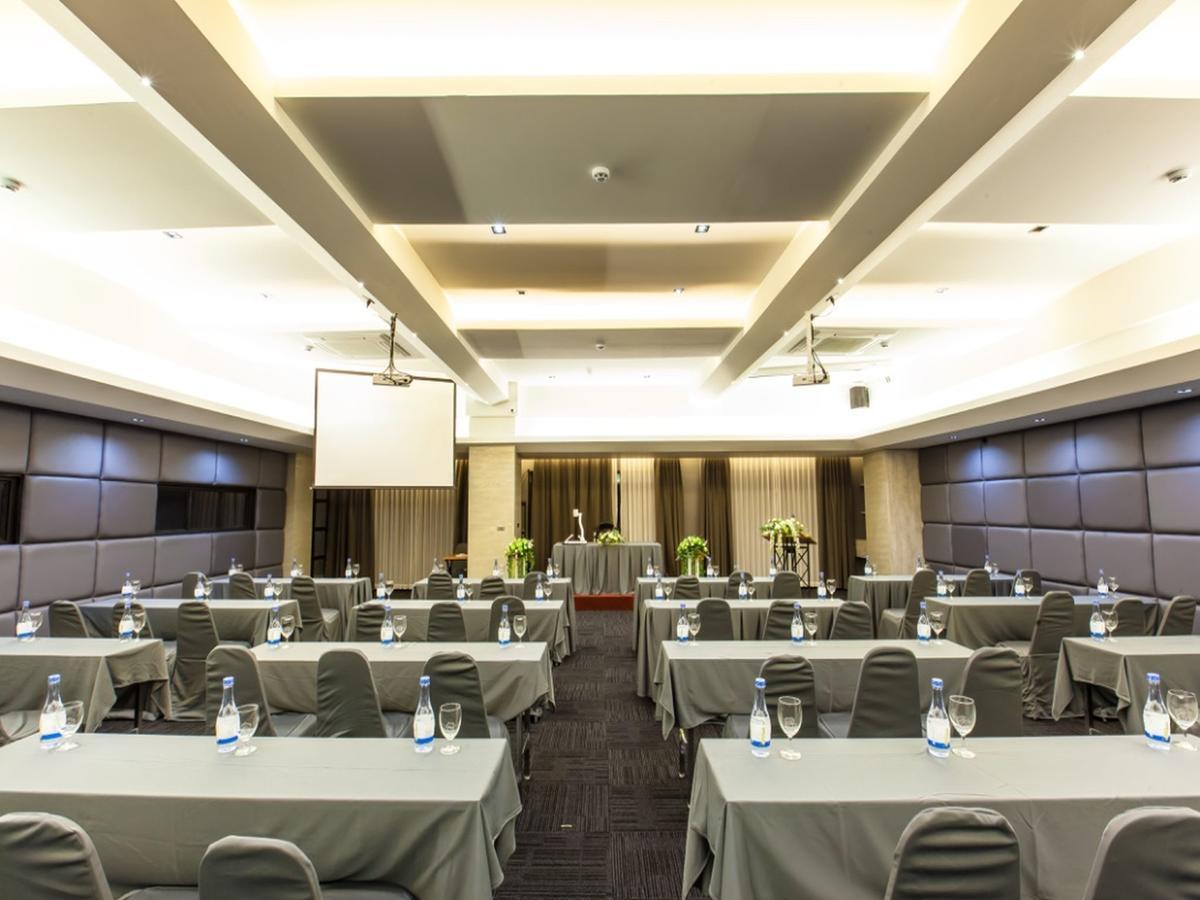 Loft Mania Boutique Hotel Chumphon