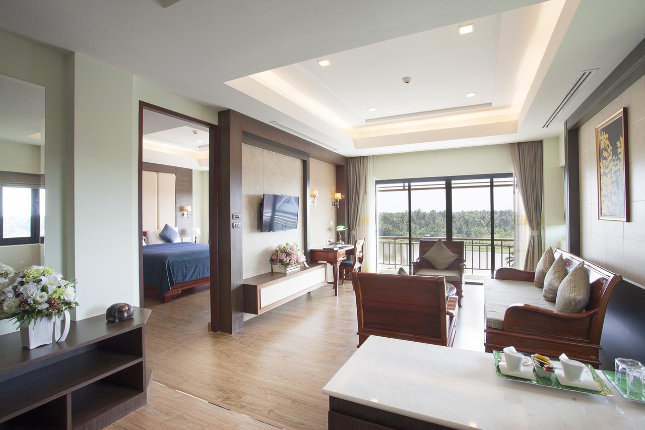 Resort Rk Riverside &