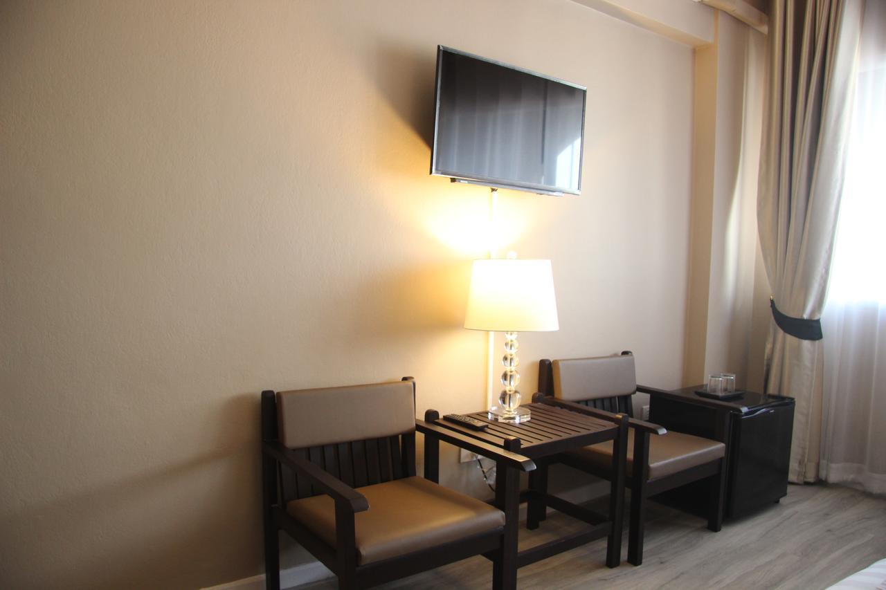 Taris Art 3* Phrae