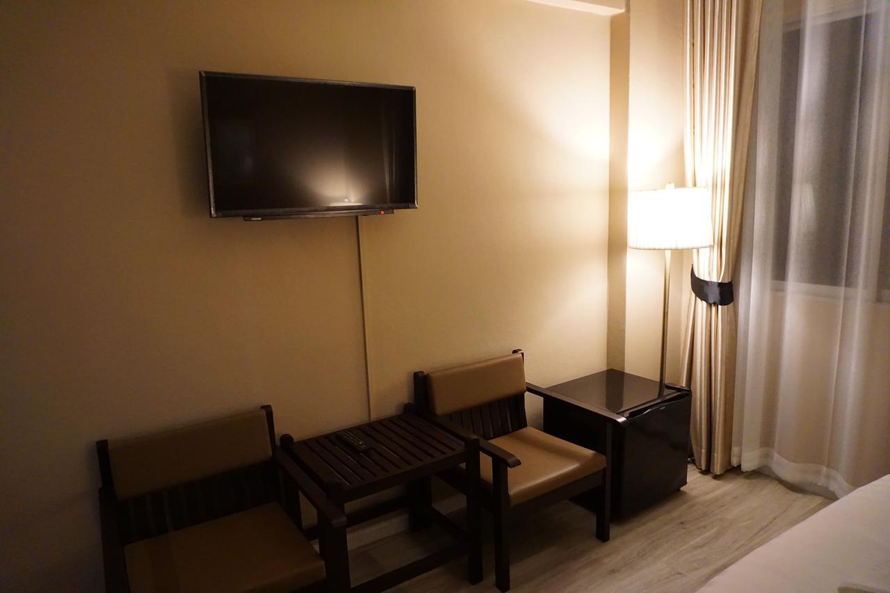 Taris Art Hotel