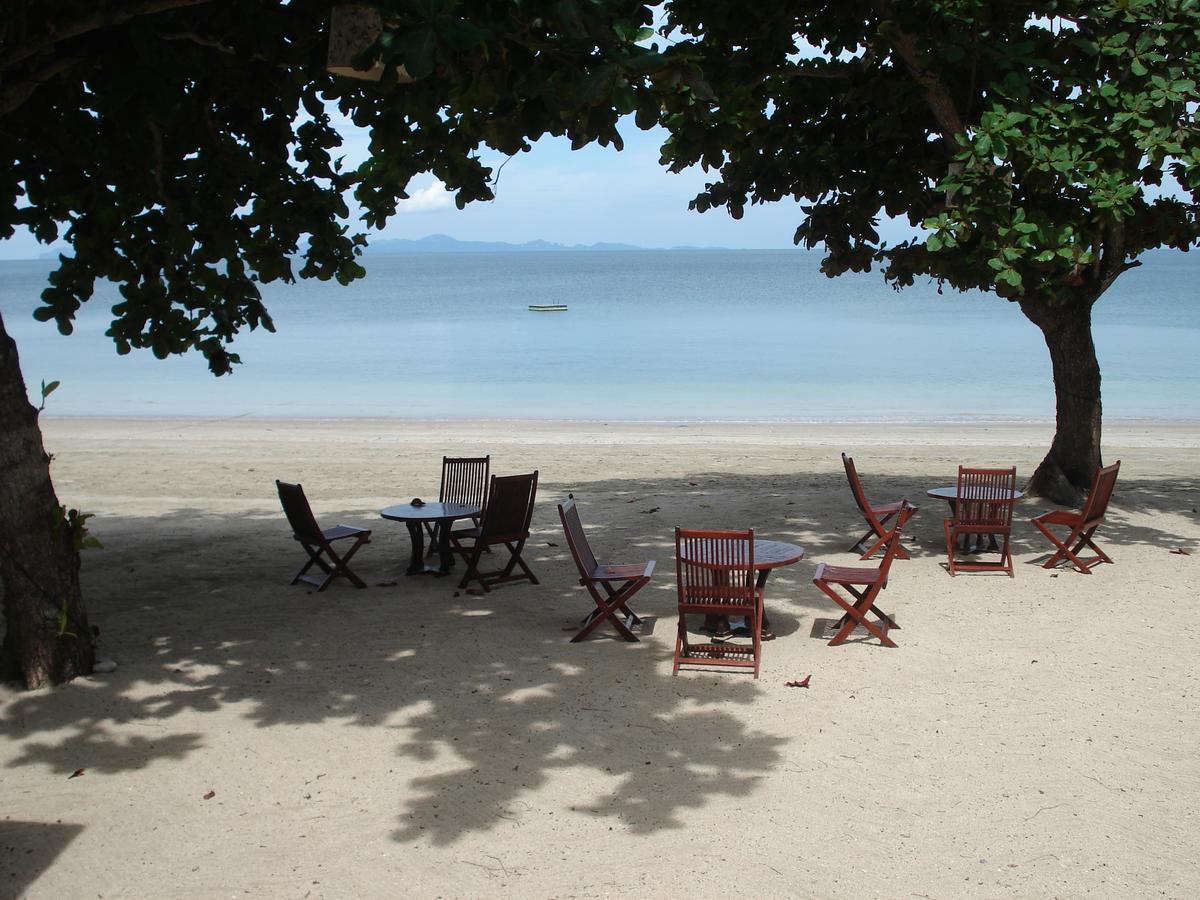 Koh Jum Lodge *