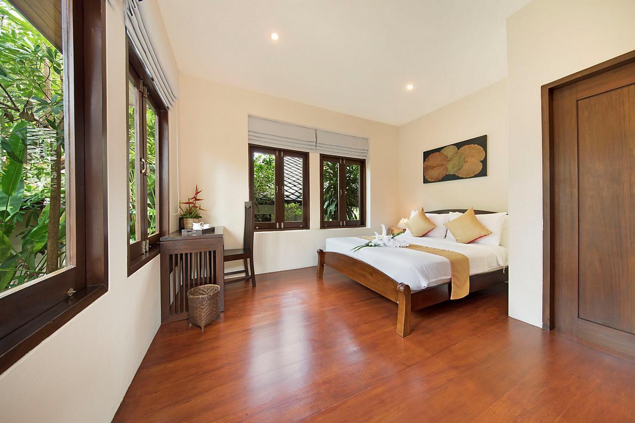 Villa Ban Laem Sor - Tropical Beachfront Retreat *