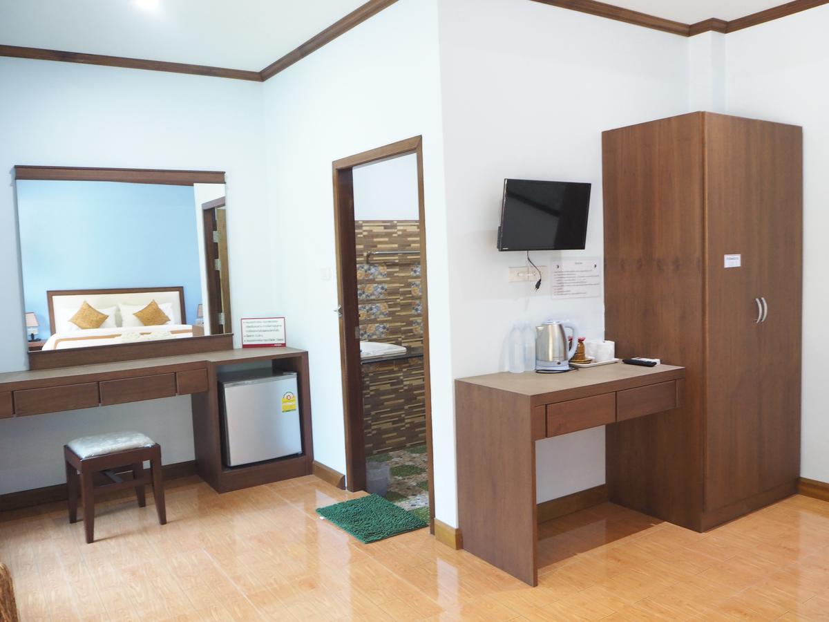Dusit Phuphaya 4* Ao Luek
