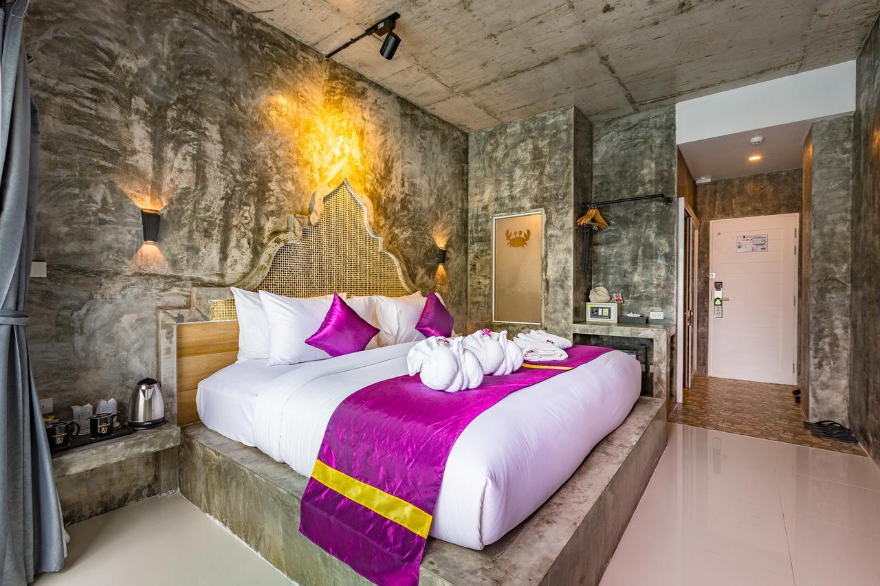 Hotel Maneetel Krabi Beachfront-sha 4*
