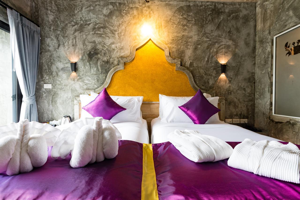 Hotel Maneetel Krabi Beachfront-sha 4*
