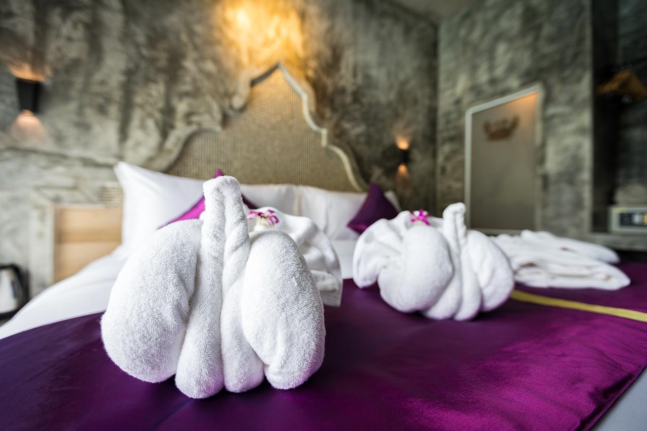 Hotel Maneetel Krabi Beachfront-sha 4*