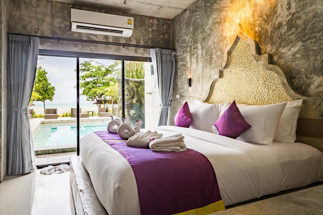 Maneetel Krabi Beachfront-sha 4* Ao Nang