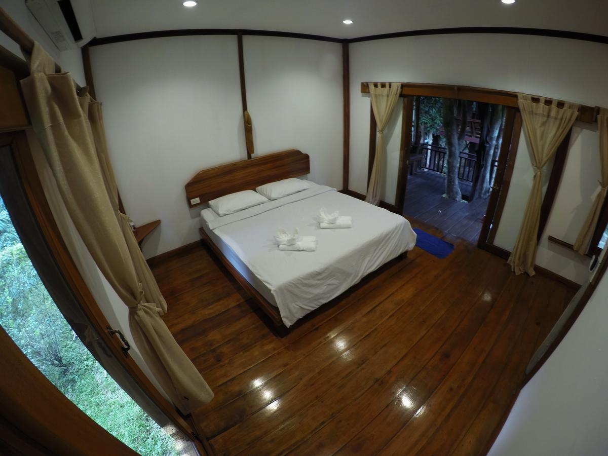 Baan Khaosok Resort