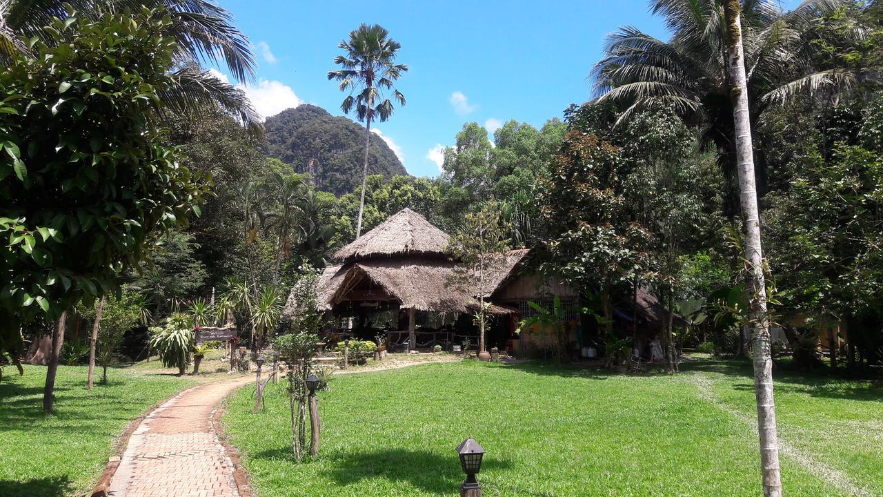 Baan Khaosok Resort