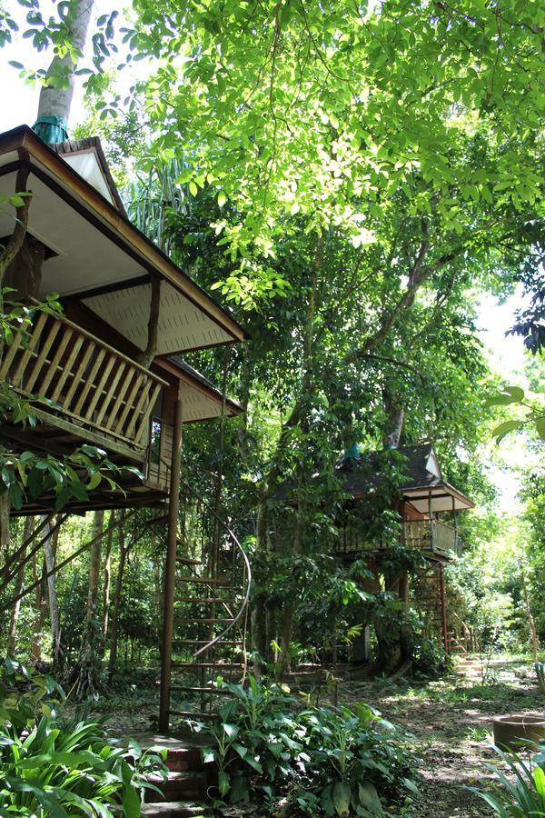 Baan Khaosok Resort