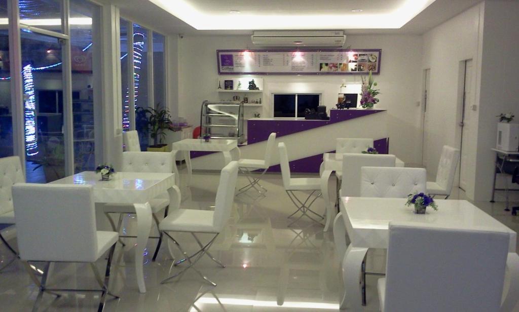Phet Plaza And Resort