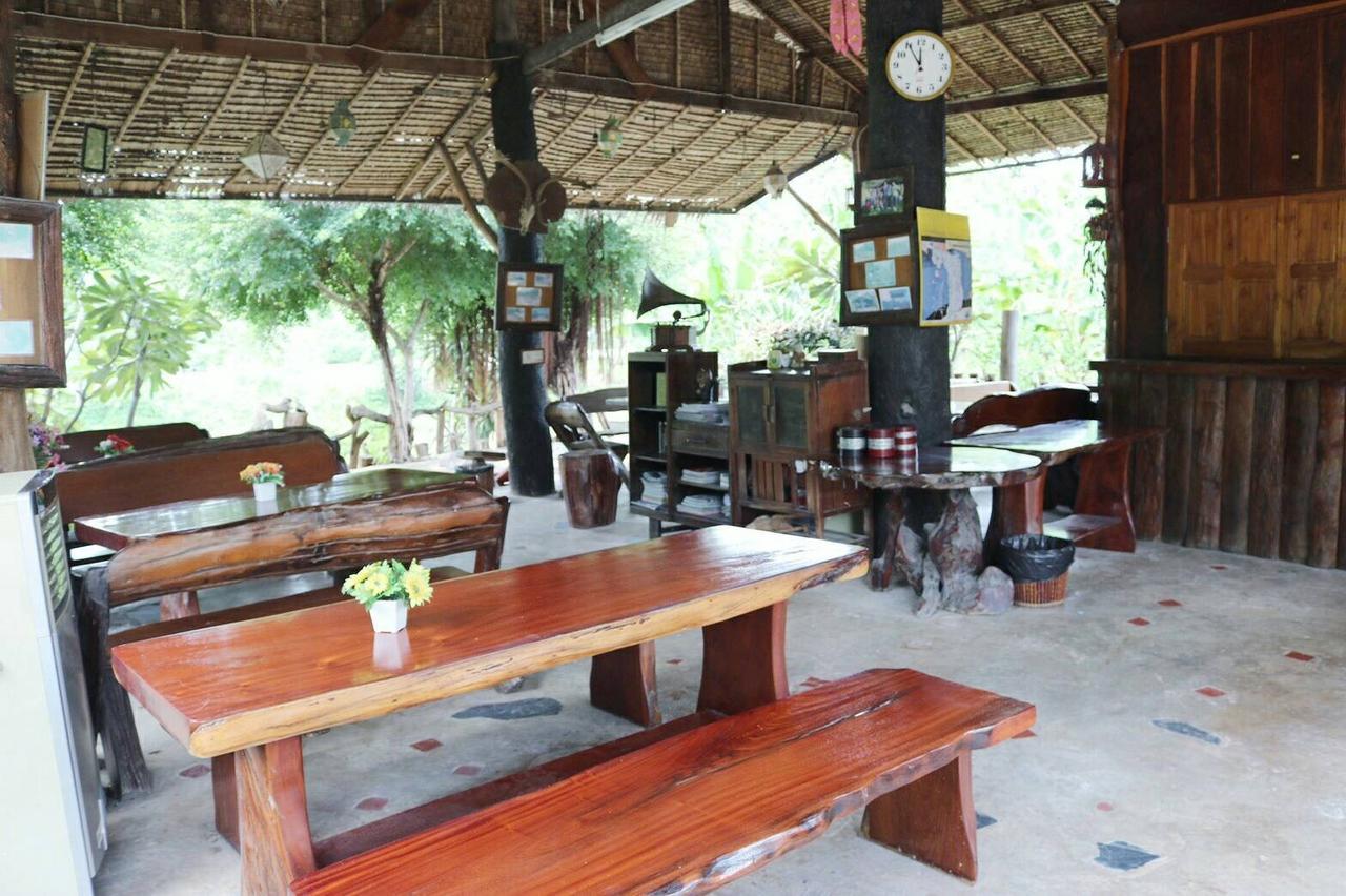 Guest house Baandin Rimnum U Thong