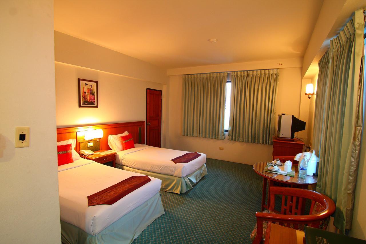 Khum Suphan Hotel 3*