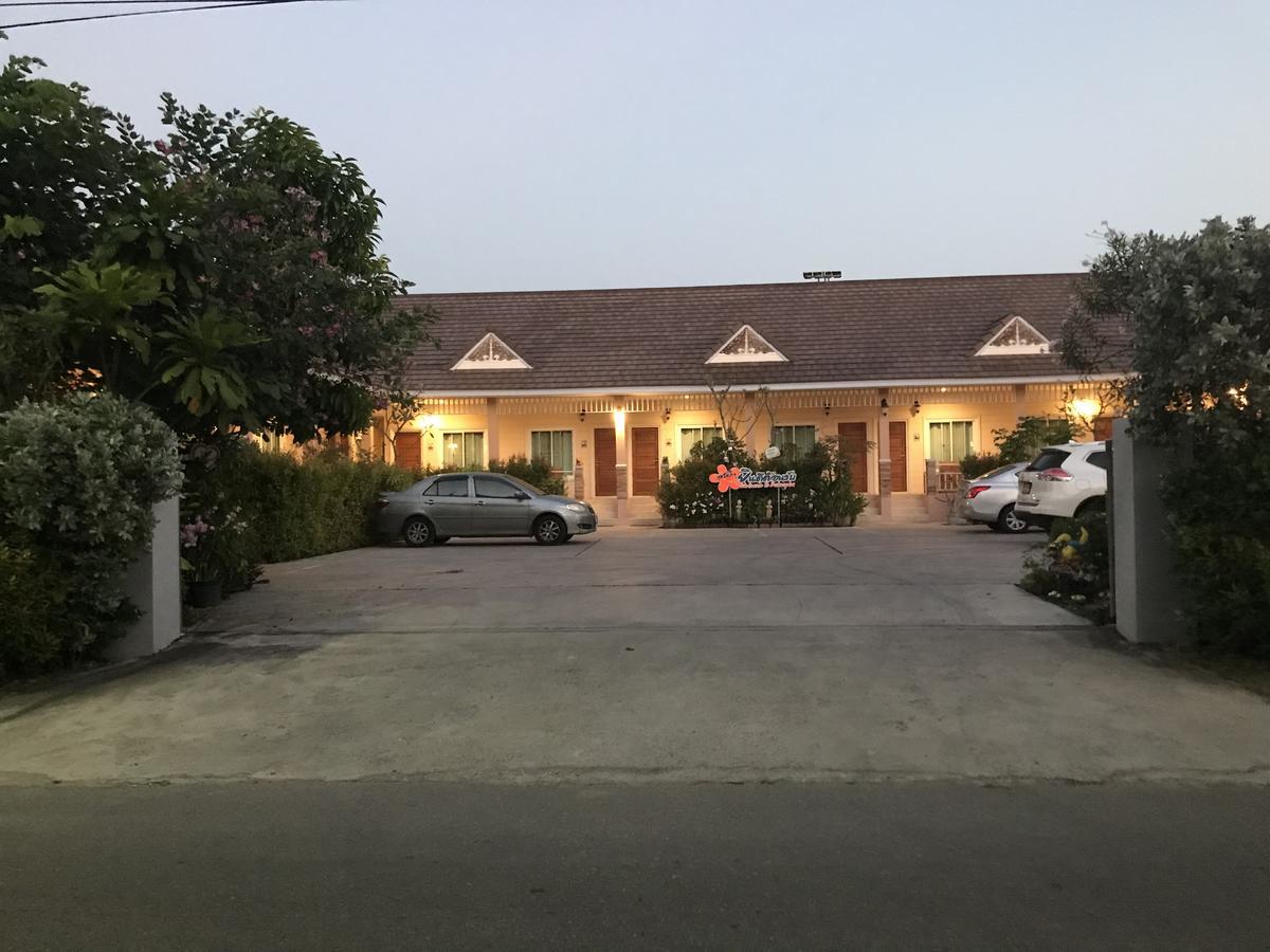 Suksopha Resort
