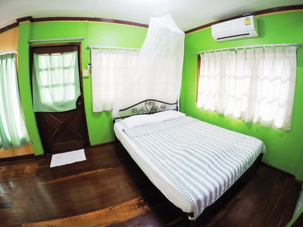 Kasemsuk Guest house Bang Saphan