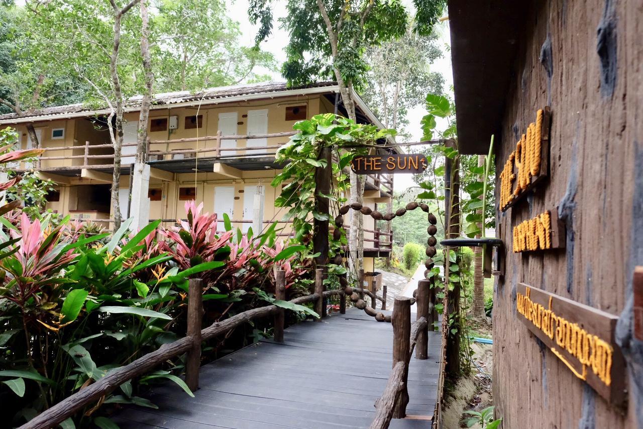 Resort The Sun And Restaurant Koh Phayam