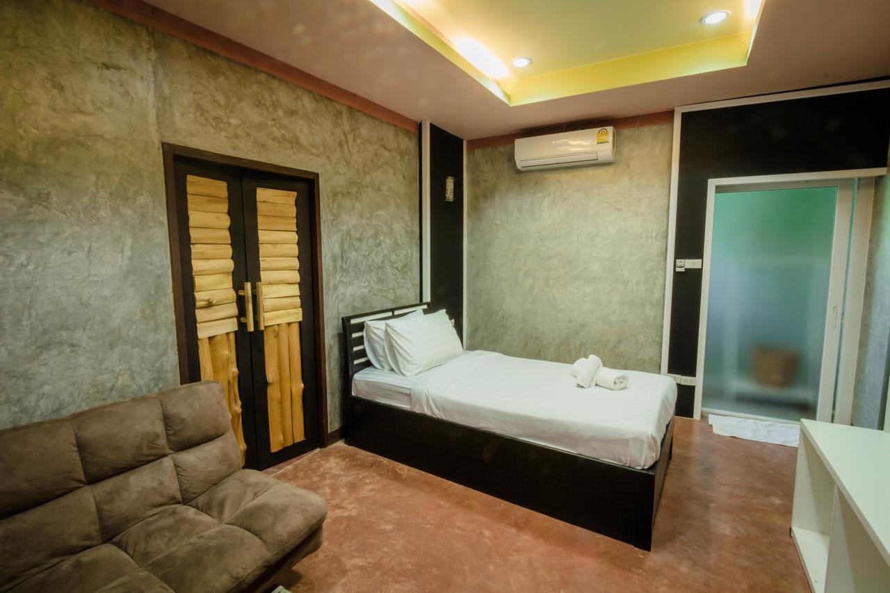 The Riverpool And 2* Kanchanaburi