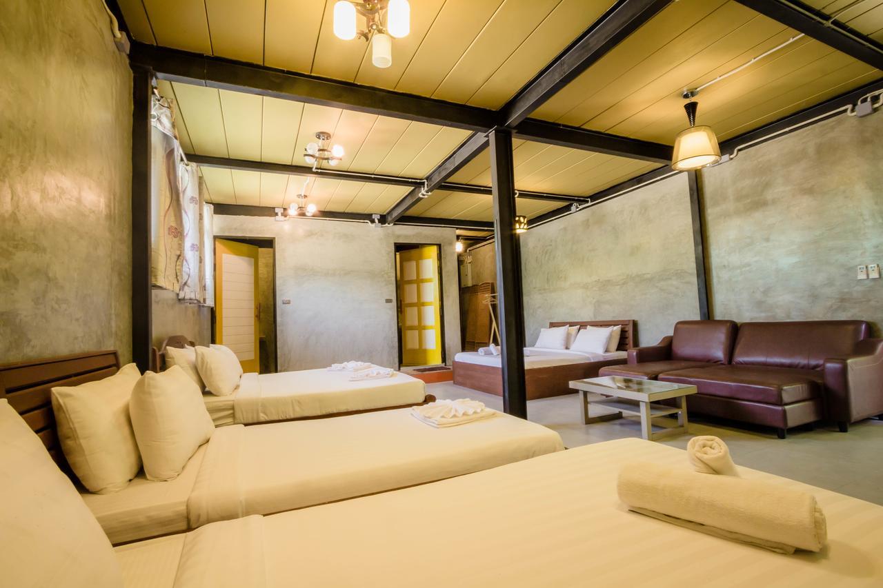 Resort The Riverpool And Kanchanaburi
