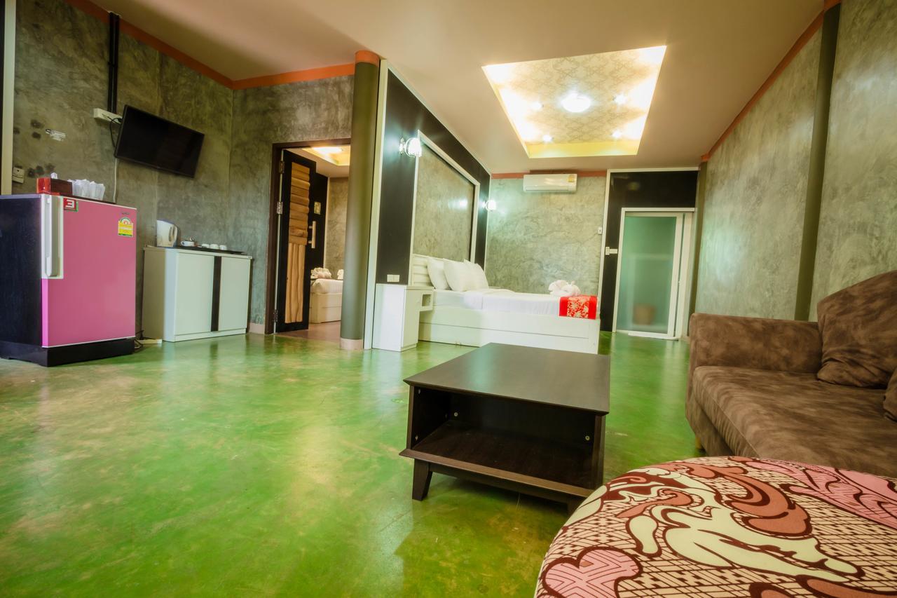 The Riverpool And 2* Kanchanaburi
