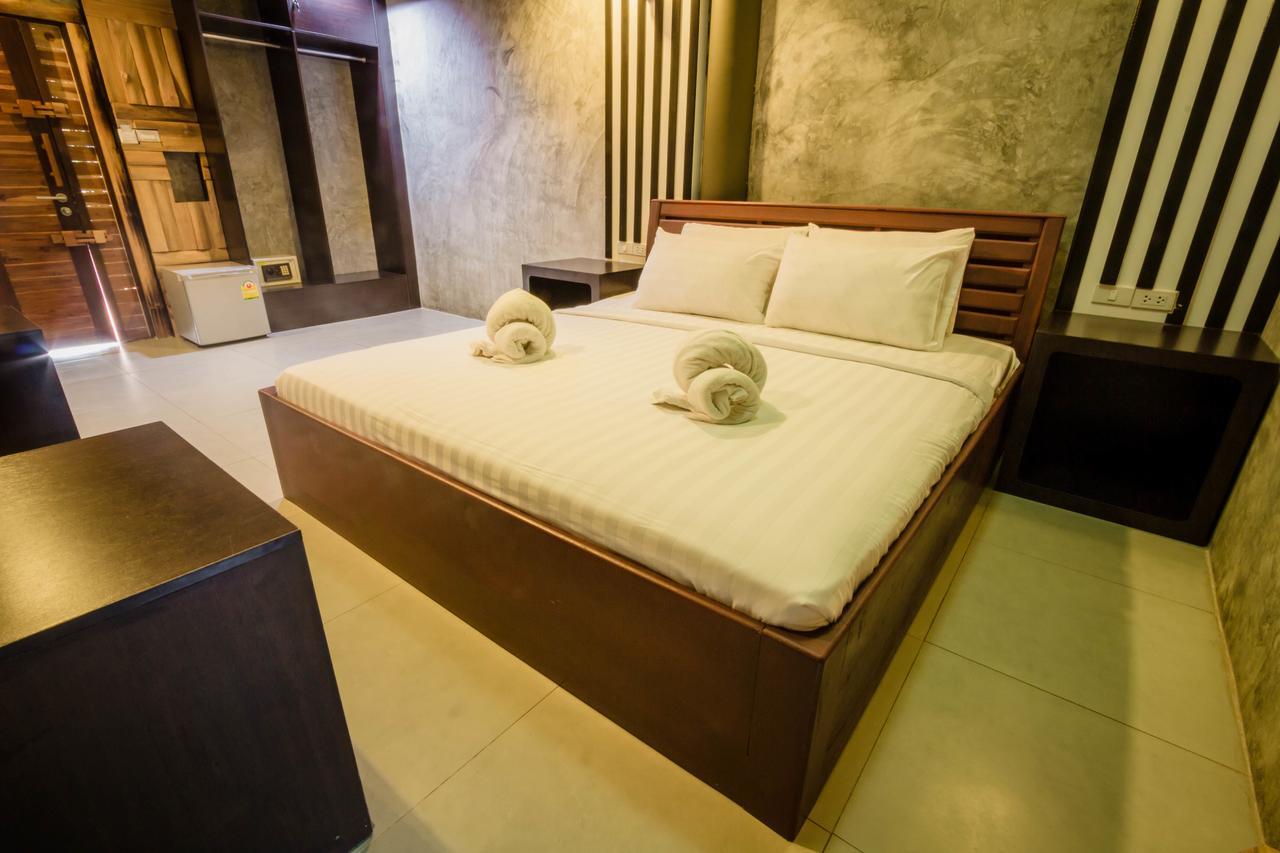 Resort The Riverpool And Kanchanaburi