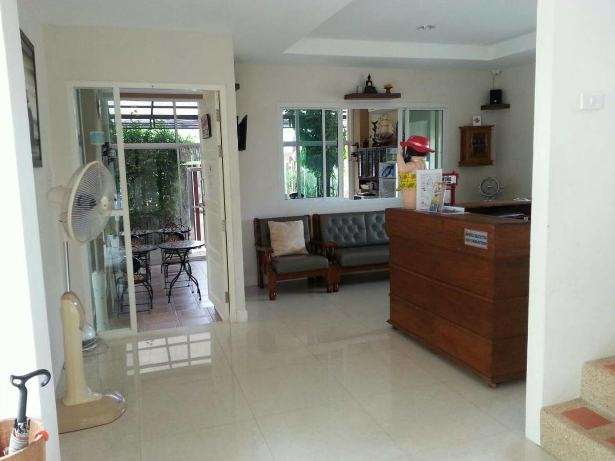 Baanchomchan Homestay *