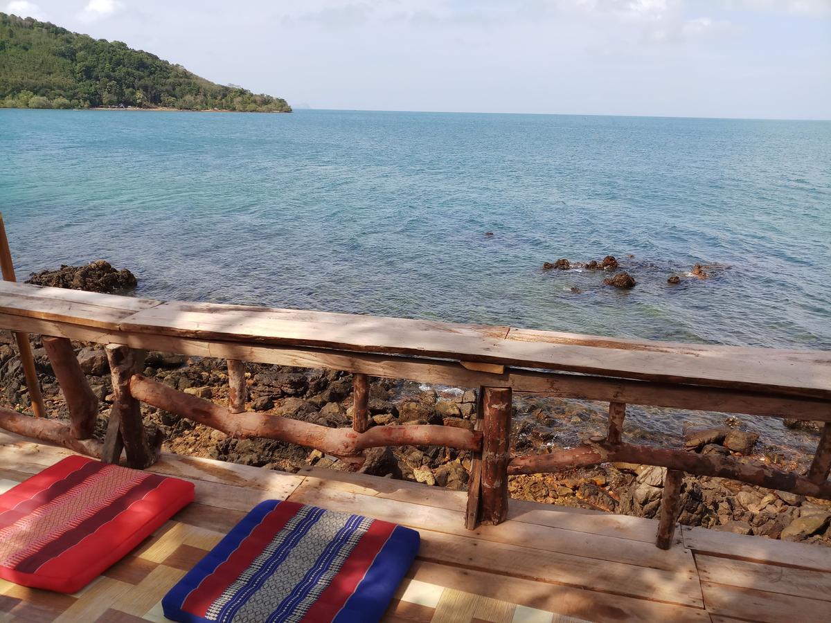 Rock View Terrace * Koh Jum