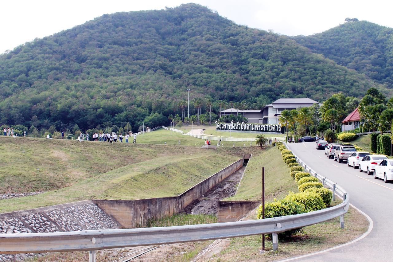 Kaengkachan Hill * Ban Song Phi Nong (Petchaburi)