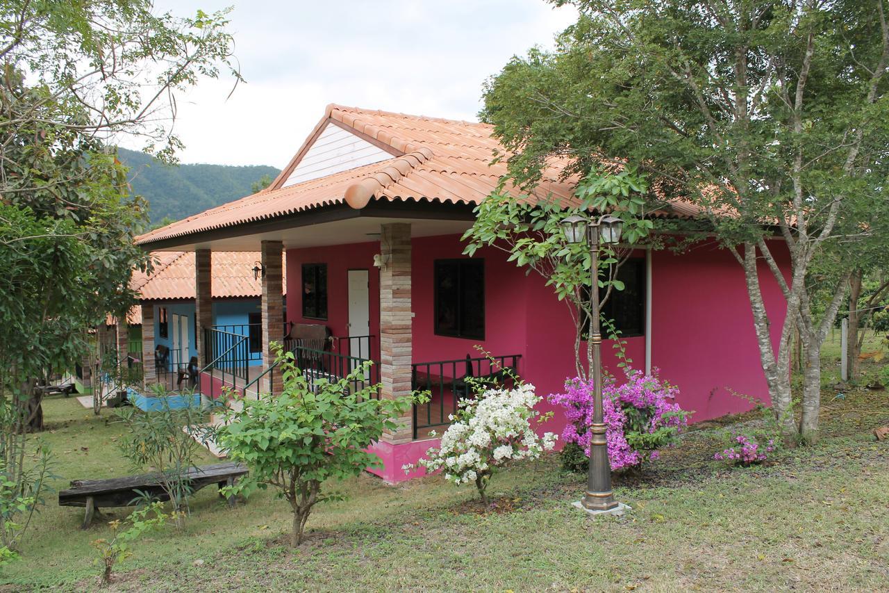 Kaengkachan Hill Homestay Ban Song Phi Nong (Petchaburi)