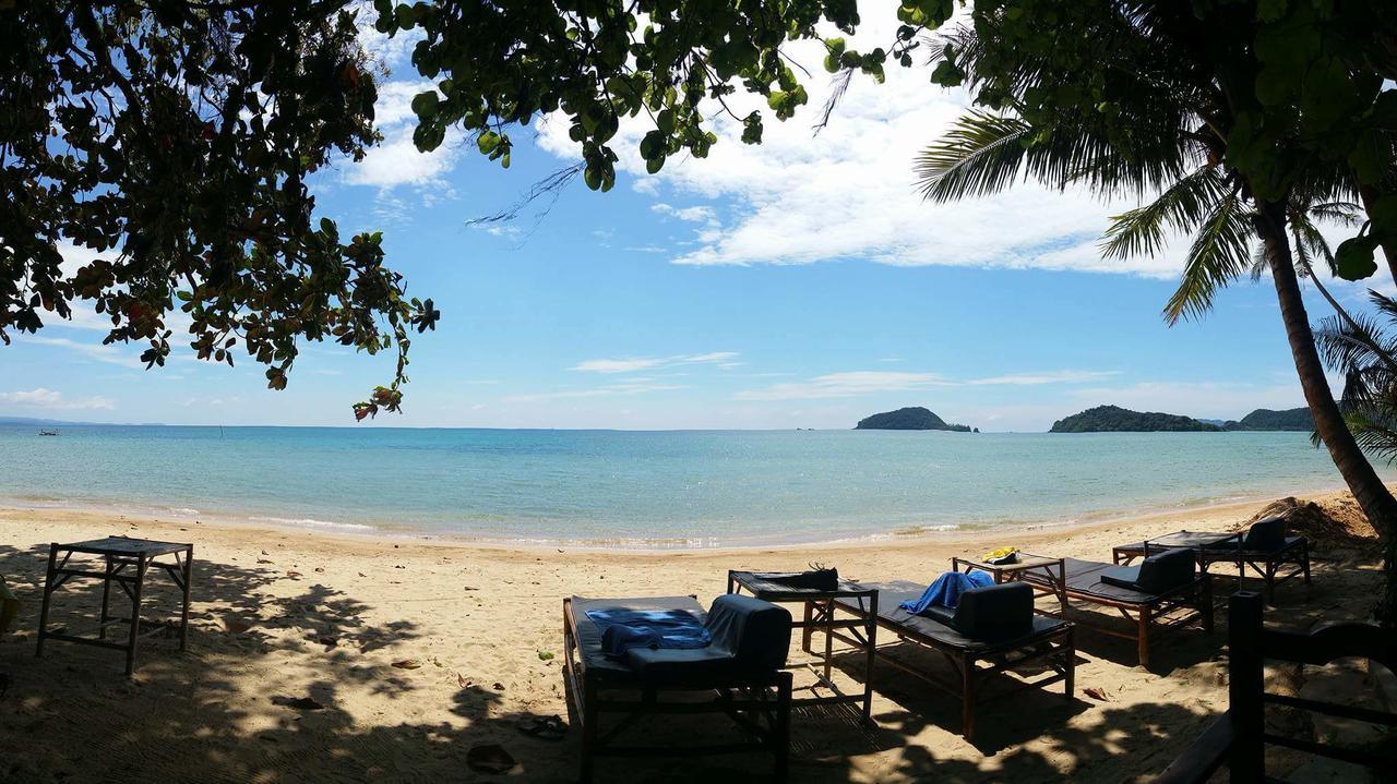 Monkey Island Resort 3*