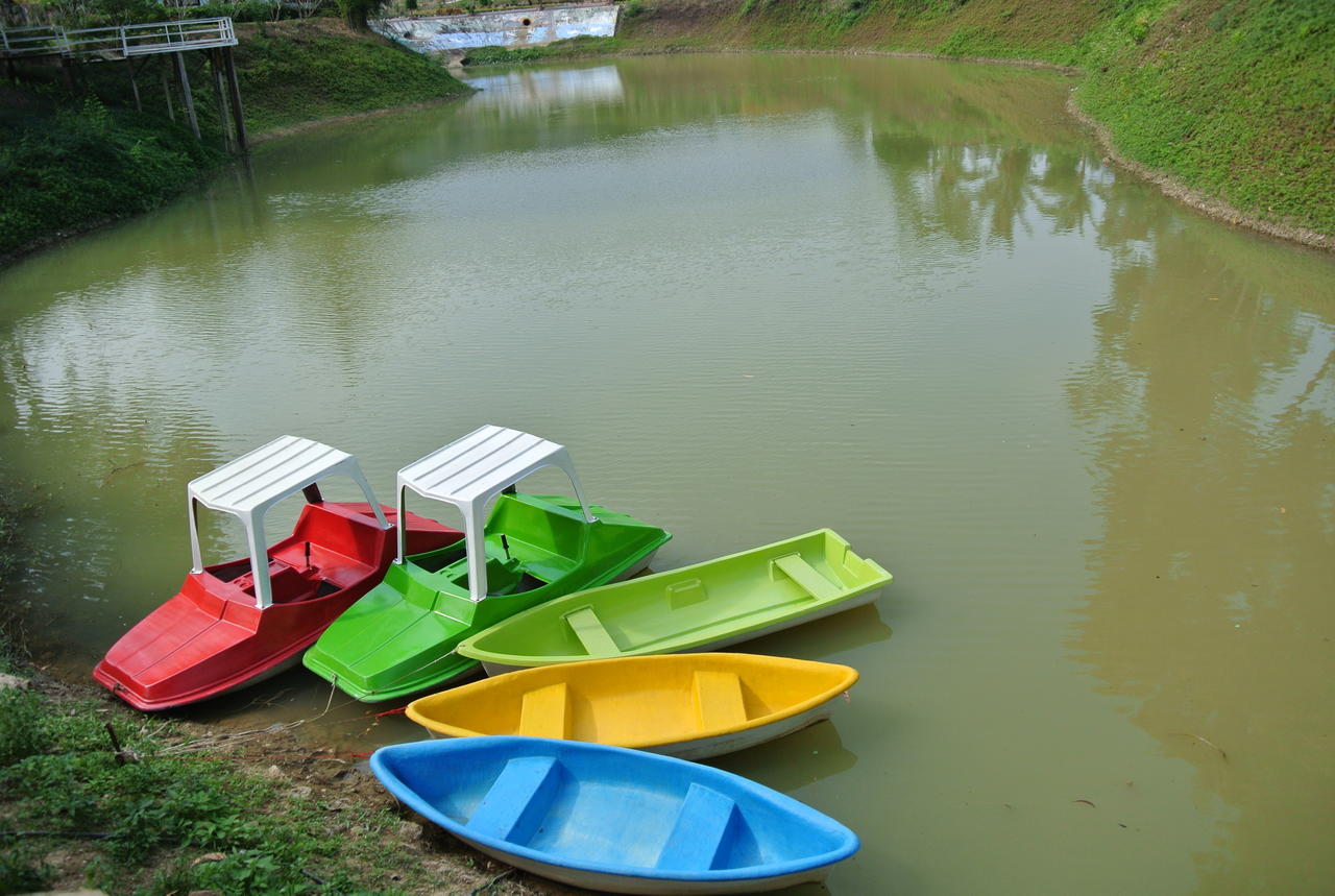 Resort Baanraisooksangchan 3*
