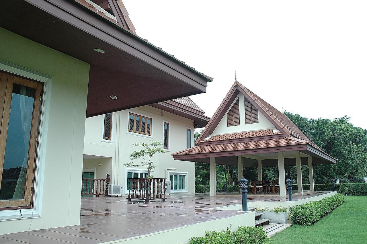 Resort Thararin Ban Doem Bang