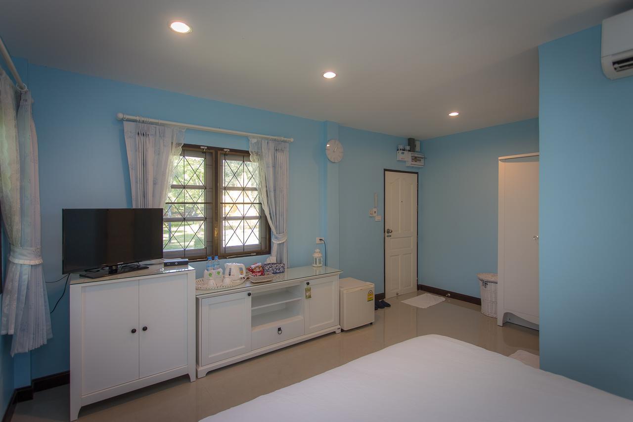 Thararin Resort 2*