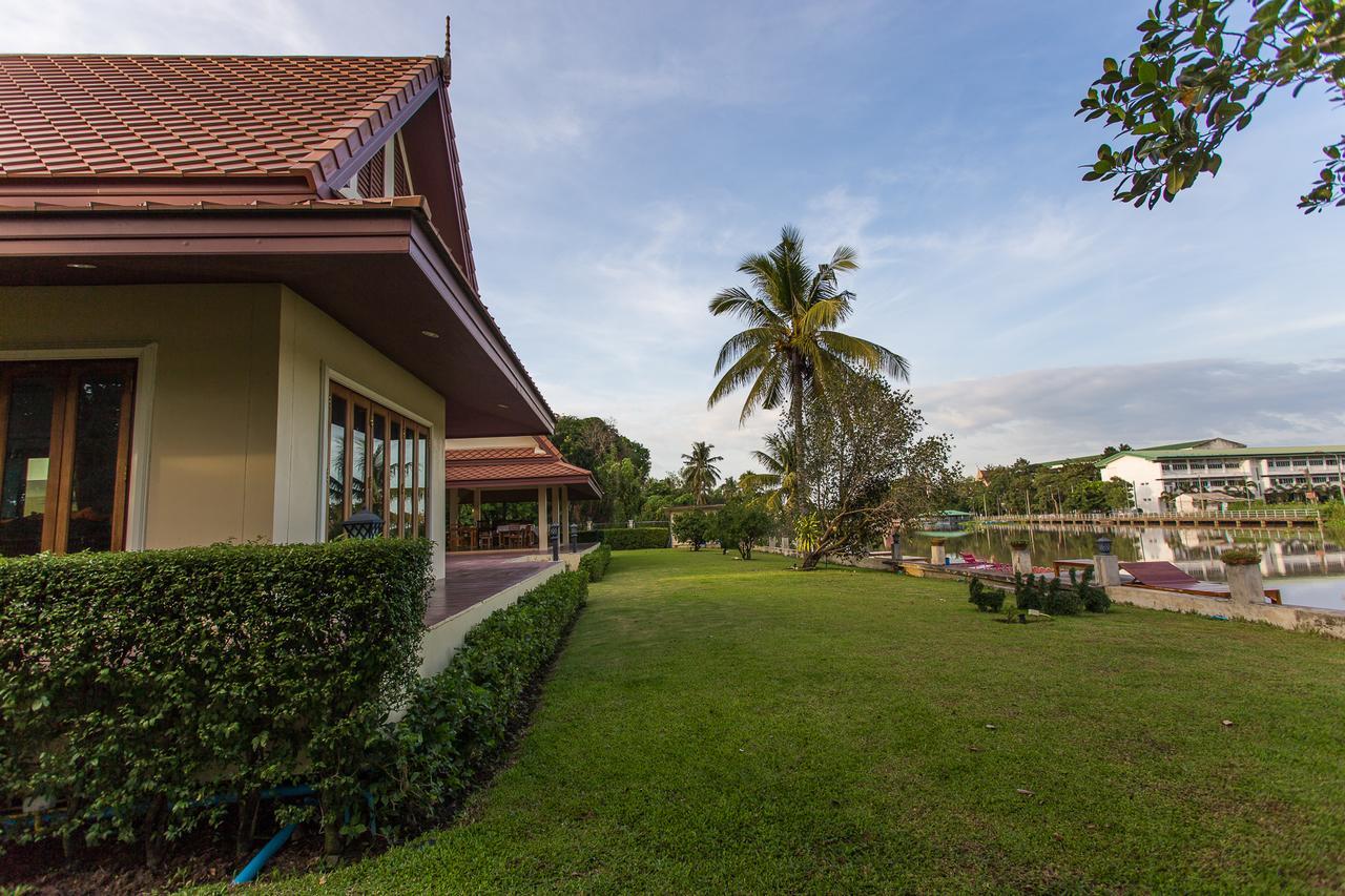 Thararin Resort 2*