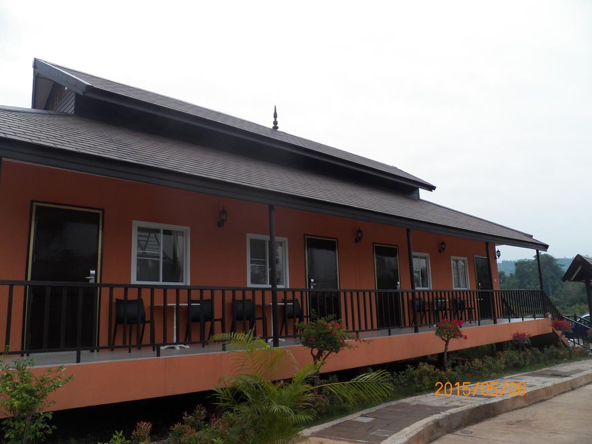 Sanctuary And Hotel Phu Ruea