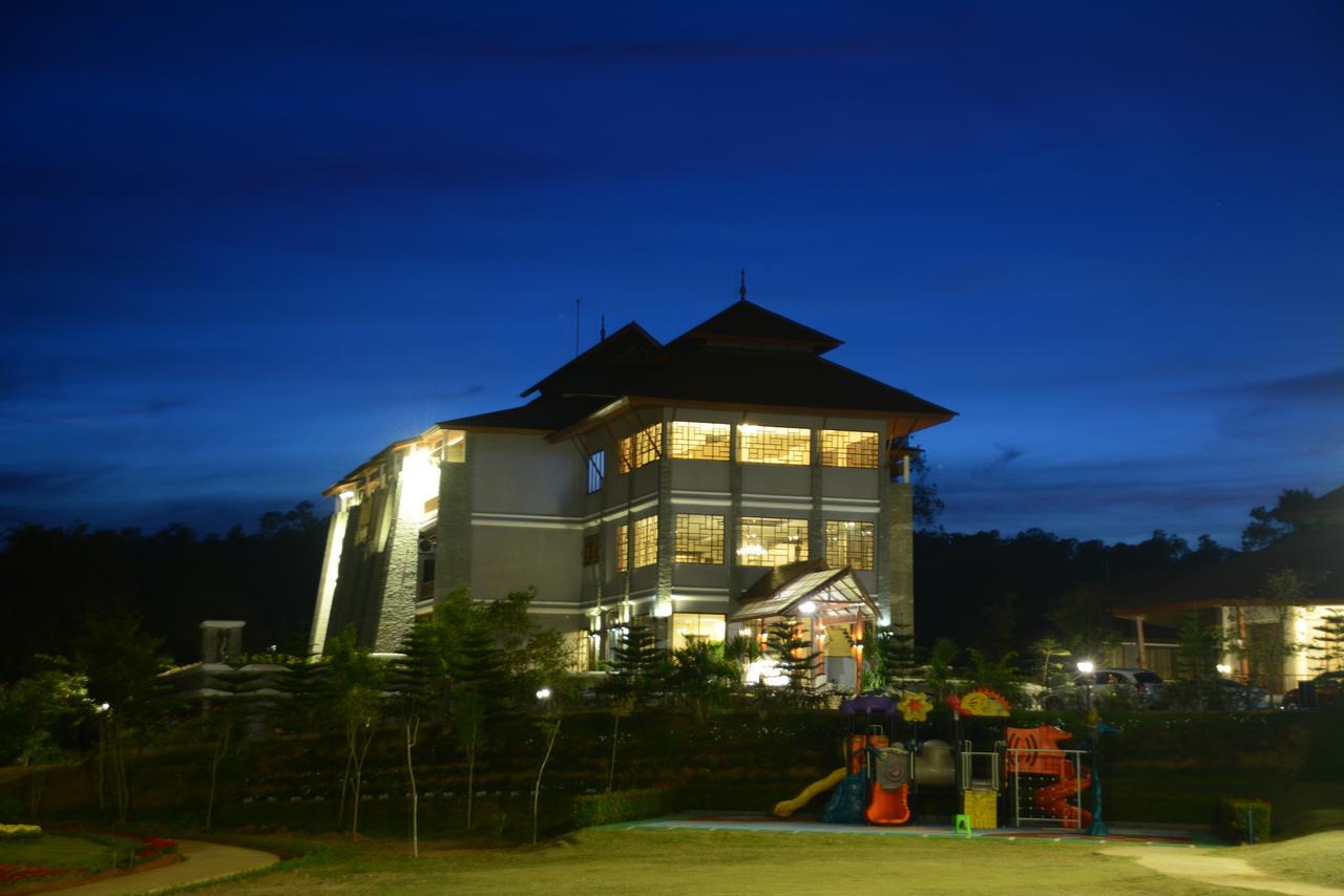 Sanctuary And Hotel Phu Ruea