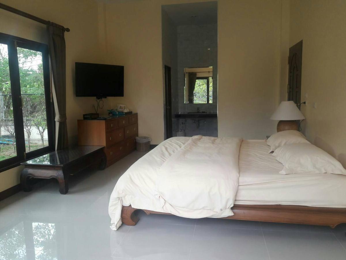 Thararin Resort Ban Doem Bang