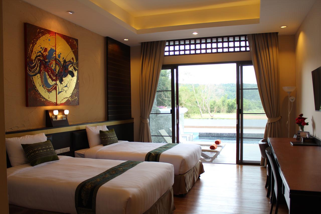 Hotel Sanctuary And 4*