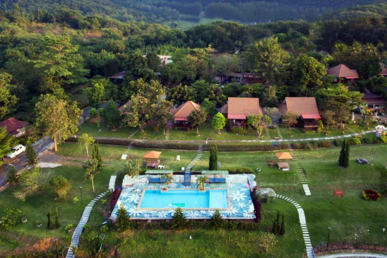 Resort Tonsilp Art