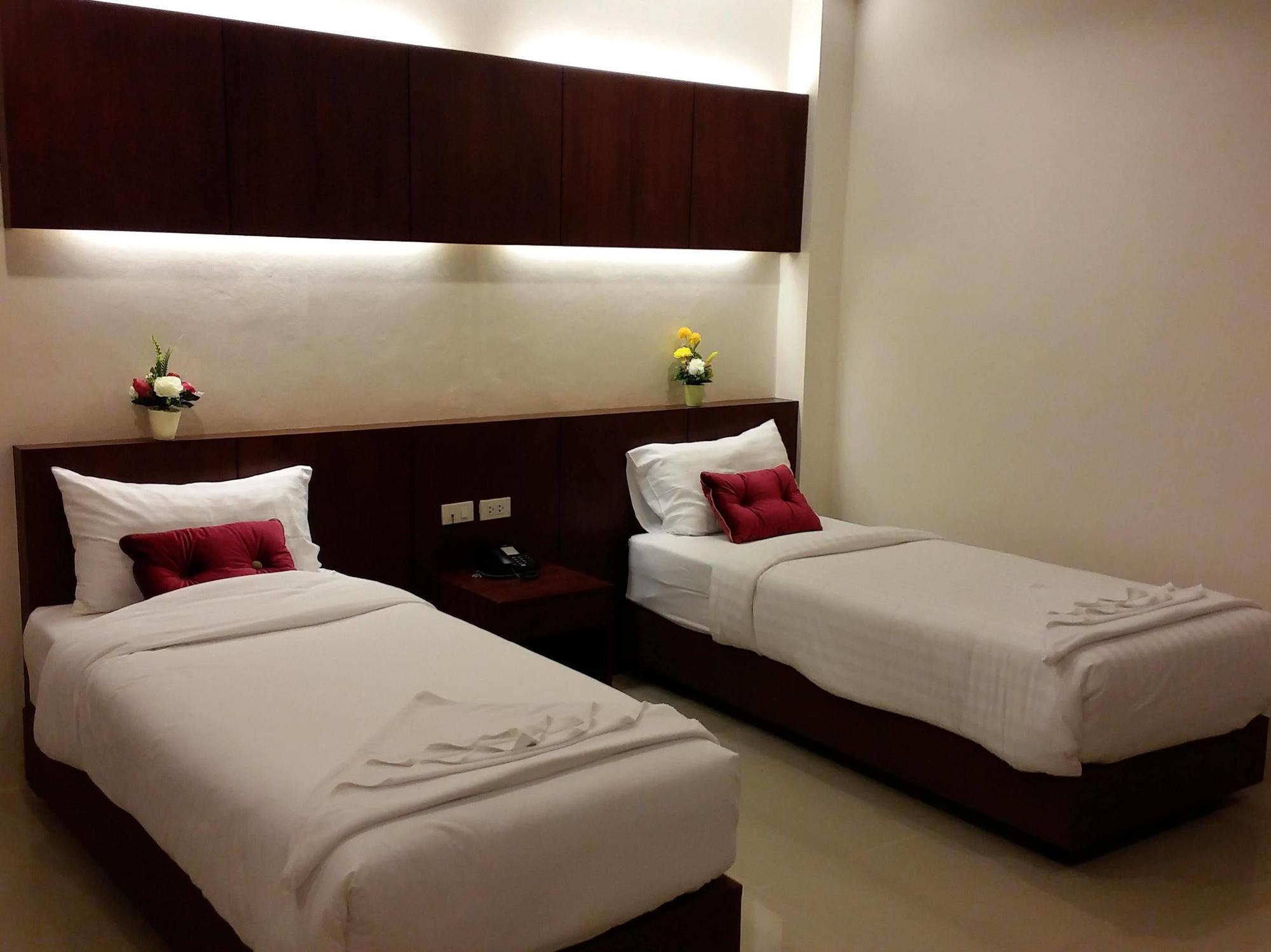 Hotel 7 Sky Residency