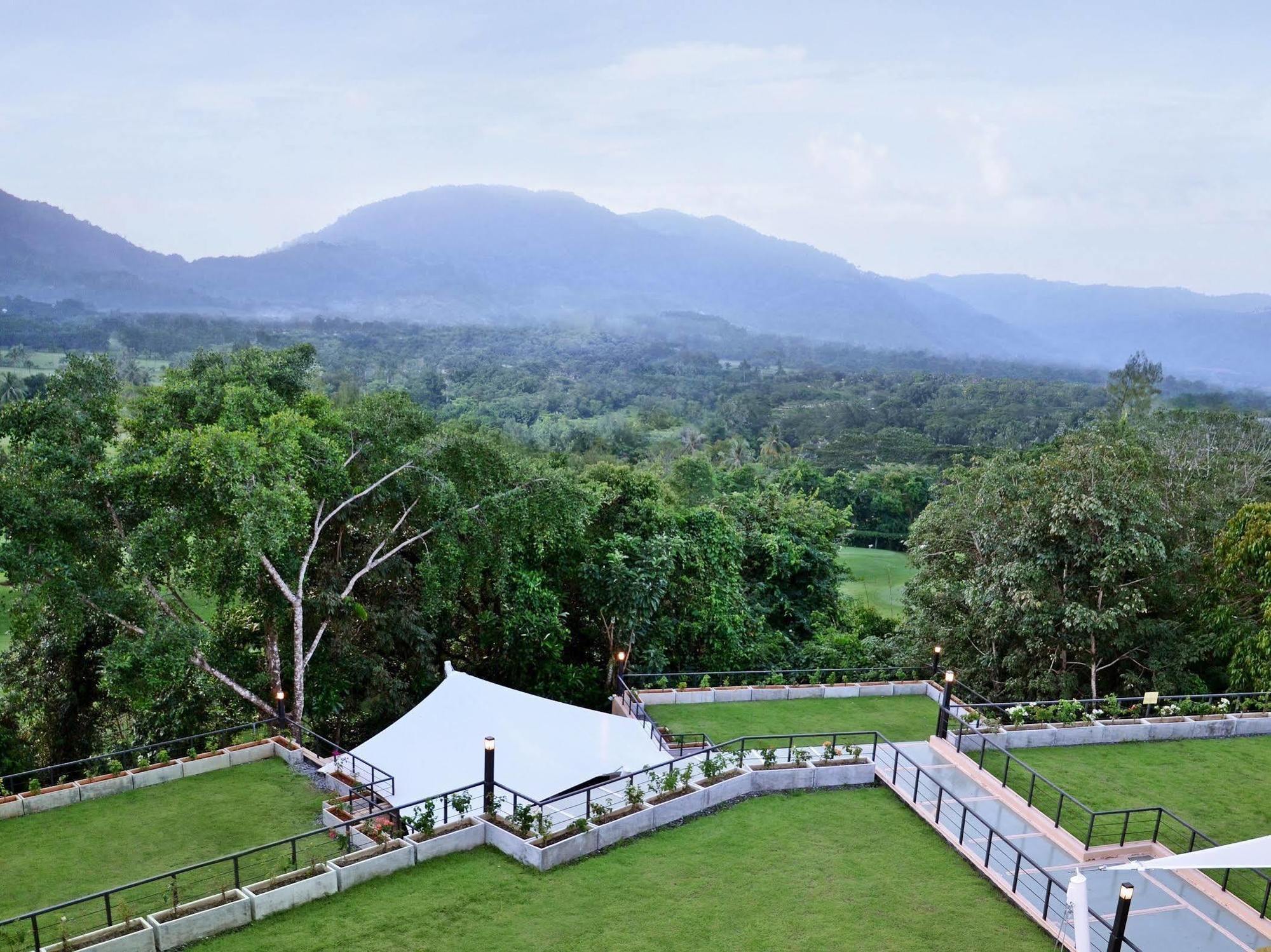 On Hilltop Resort 3*