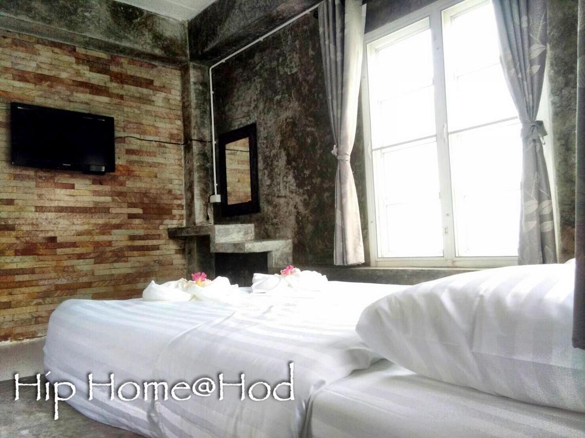 Hip At Hod Resort Hot