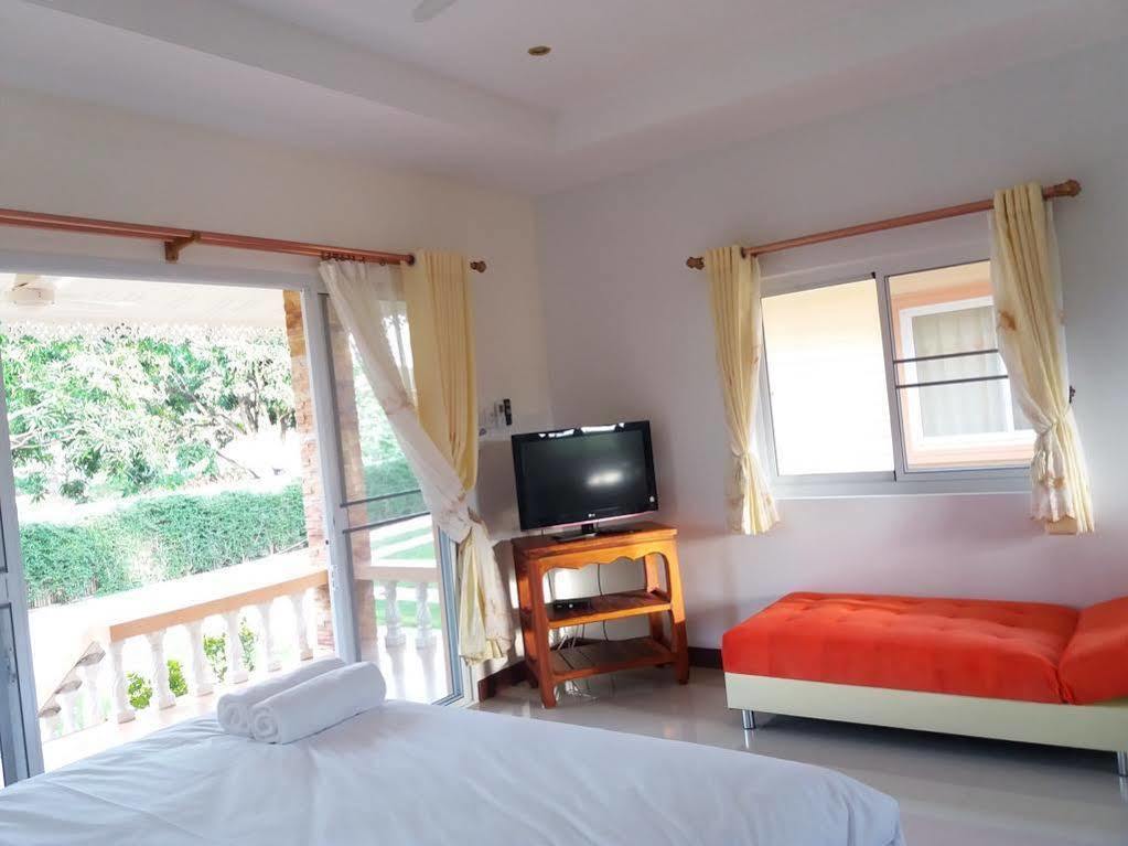 Ther เธอ Guest house