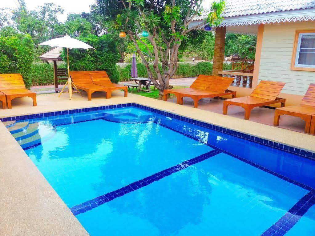 Ther เธอ Guest house Pran Buri